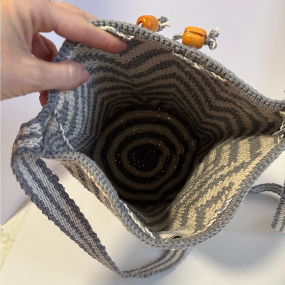 Altiplano Crocheted handmade bucket bag - Picture 7 of 11